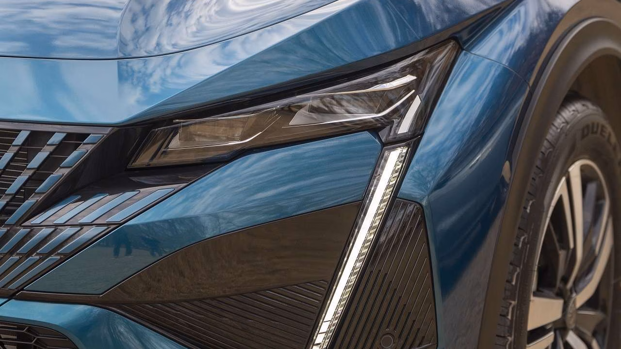 Peugeot 408 и Citroen SpaceTourer снова продаются в России с гарантией