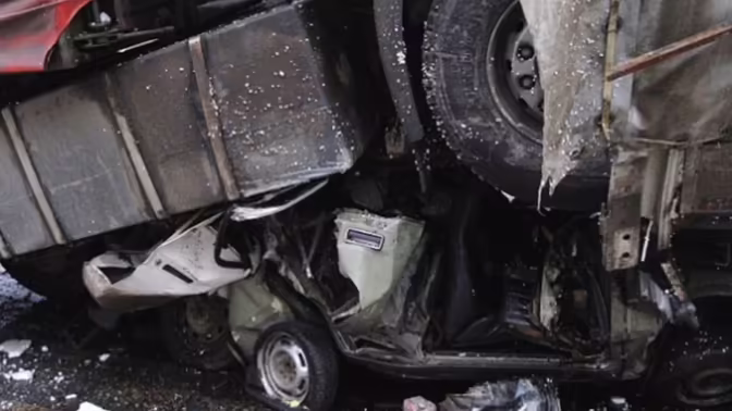 Один человек погиб в массовом ДТП с пятью автомобилями на МКАД