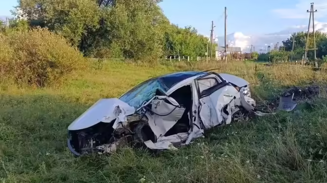 Один человек в реанимации после ДТП с тепловозом в Воронежской области