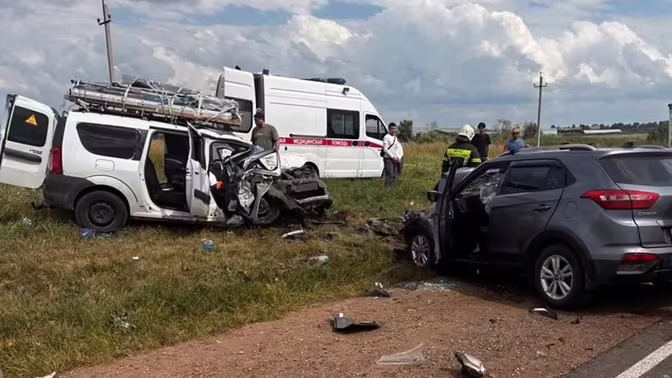 В Оренбургской области столкнулись Lada и Hyundai Creta