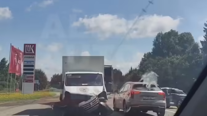 Во Владимирской области «Газель» столкнулась с Lada Vesta
