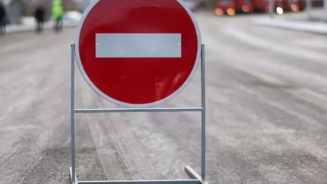 В Курске ограничили движение на улице Энгельса
