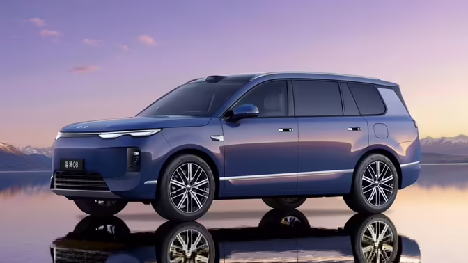Большой кроссовер BYD Sealion 08 предложат с гибридной или электрической установкой