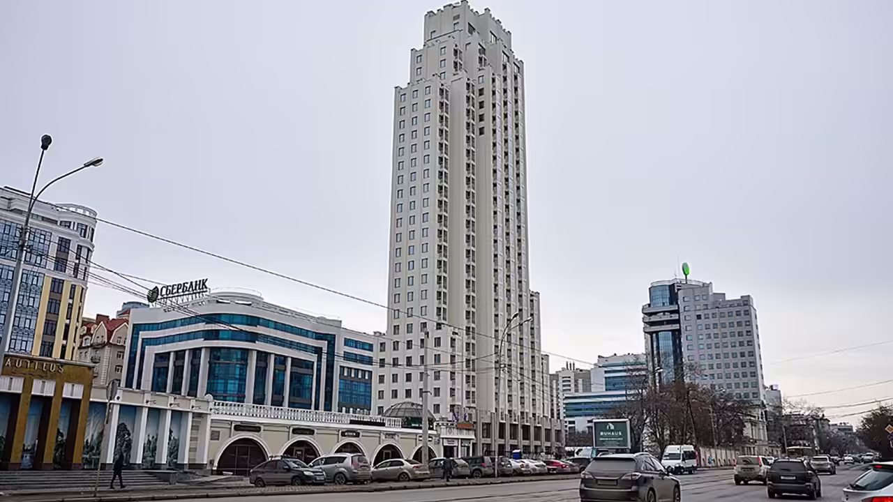 В Екатеринбурге открыли движение по улице Куйбышева