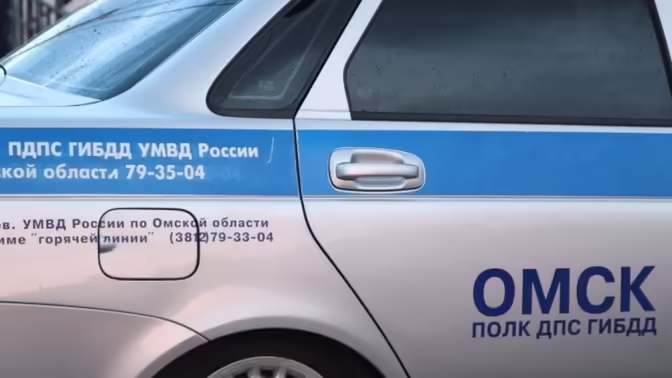 В Омске мотоцикл врезался в опору ЛЭП - погибли двое