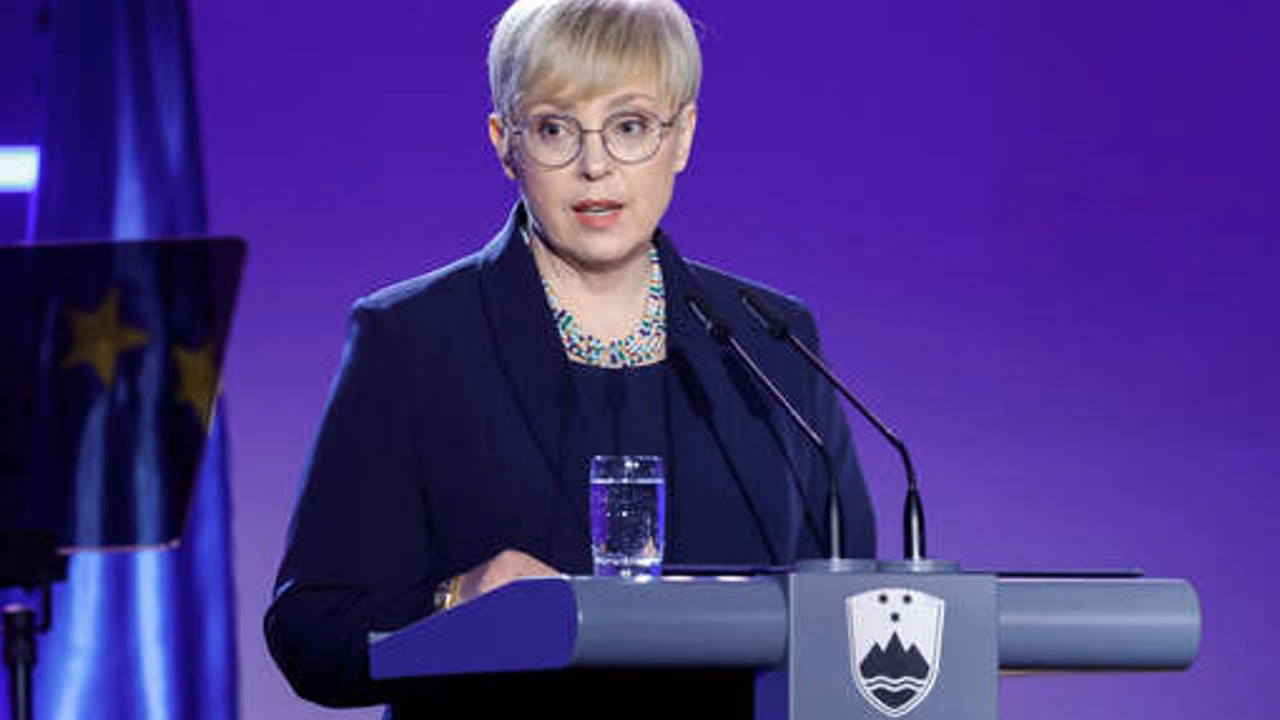Президент Словении Пирц-Мусар попала в ДТП, она получила легкие травмы