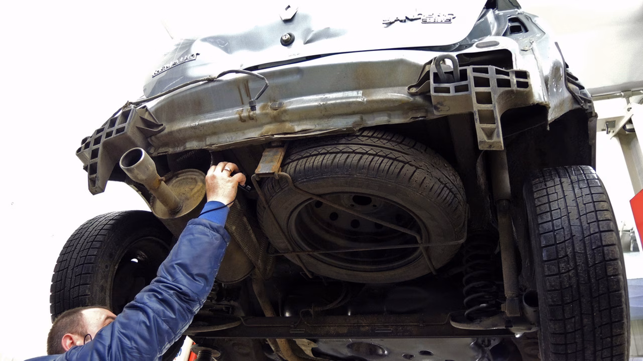 В Россию продолжают поставлять почти любые автозапчасти для иномарок