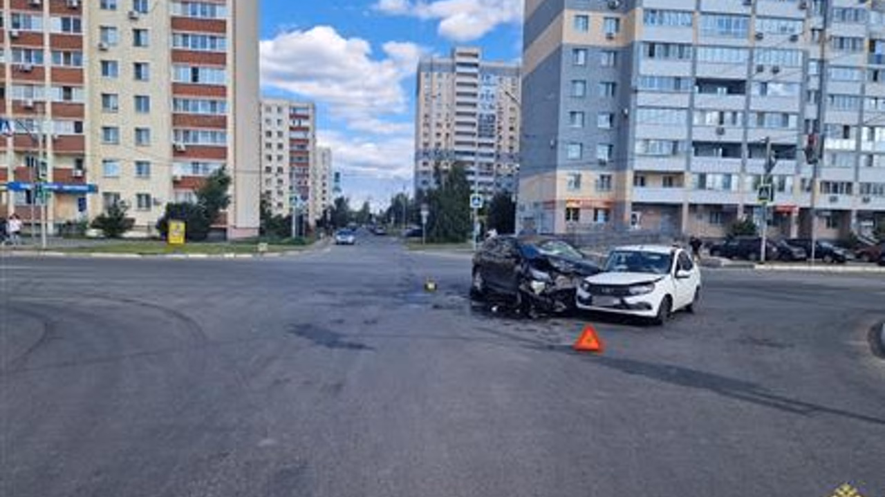 В Куйбышевском районе Самары в ДТП пострадали женщина и 10-летний мальчик