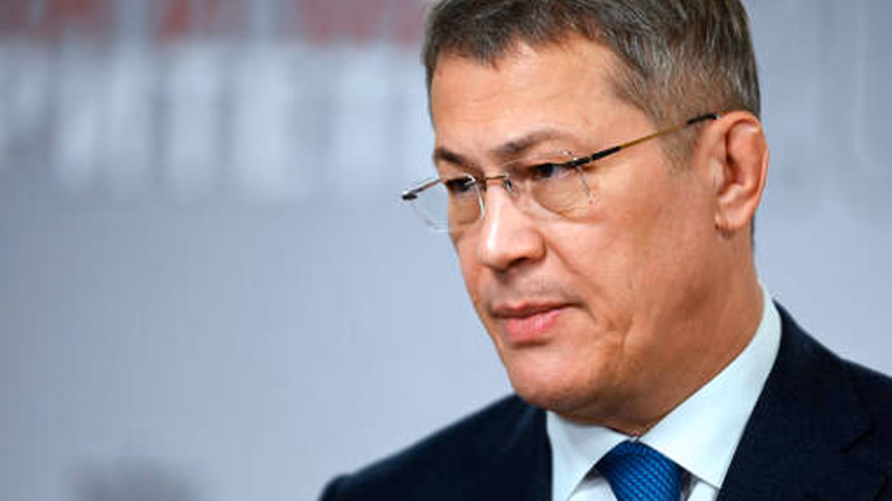 Хабиров поручил передать "Защитникам Отечества" авто мэрии Уфы, возившие судей