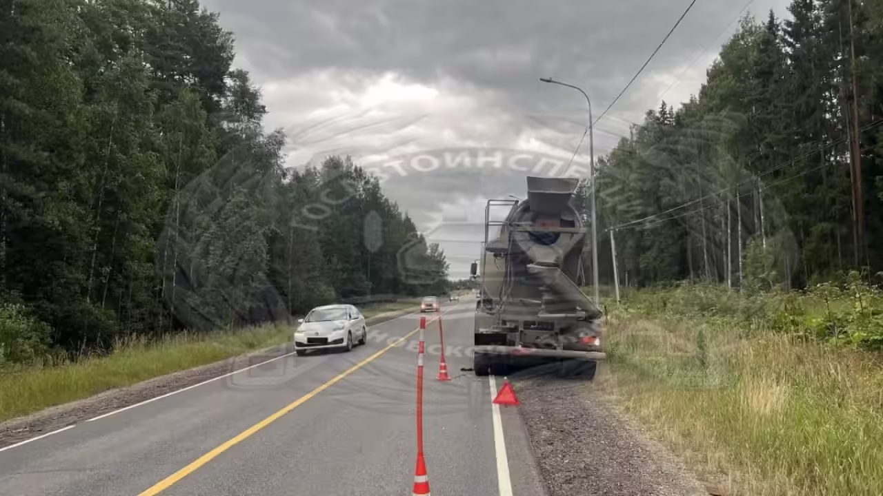 В Ивановской области пьяный водитель Hyundai врезался в грузовик