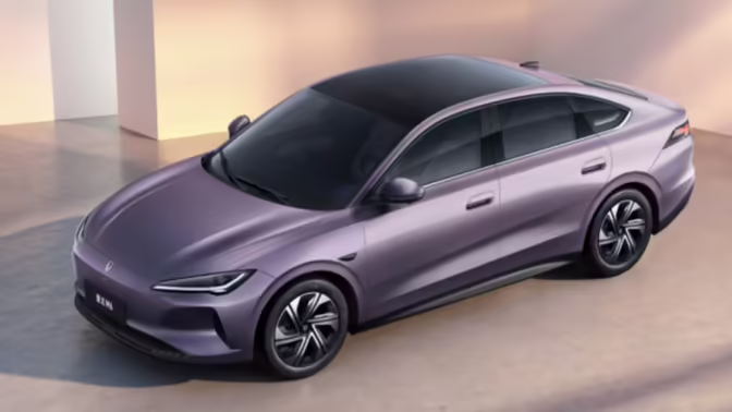 Jetta анонсировала первый электроседан M6