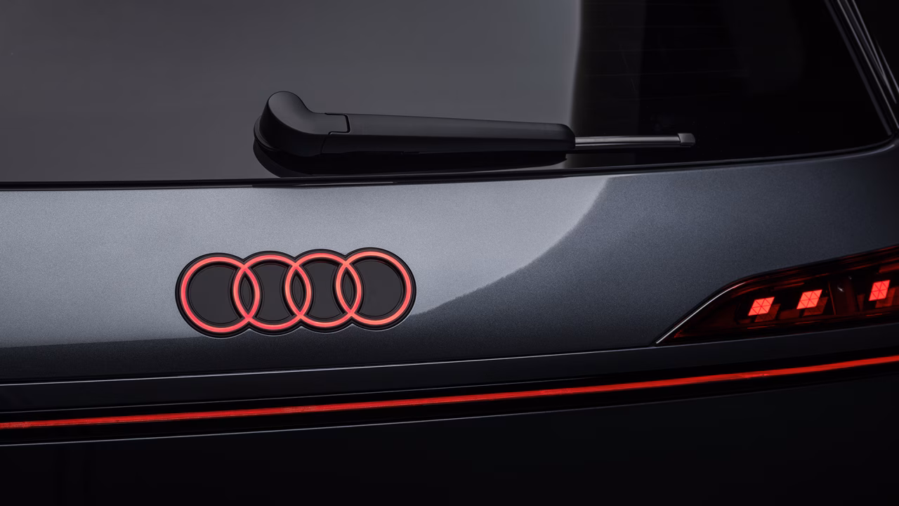Audi вывела компактный электрический хэтчбек на испытания на Нюрбургринге