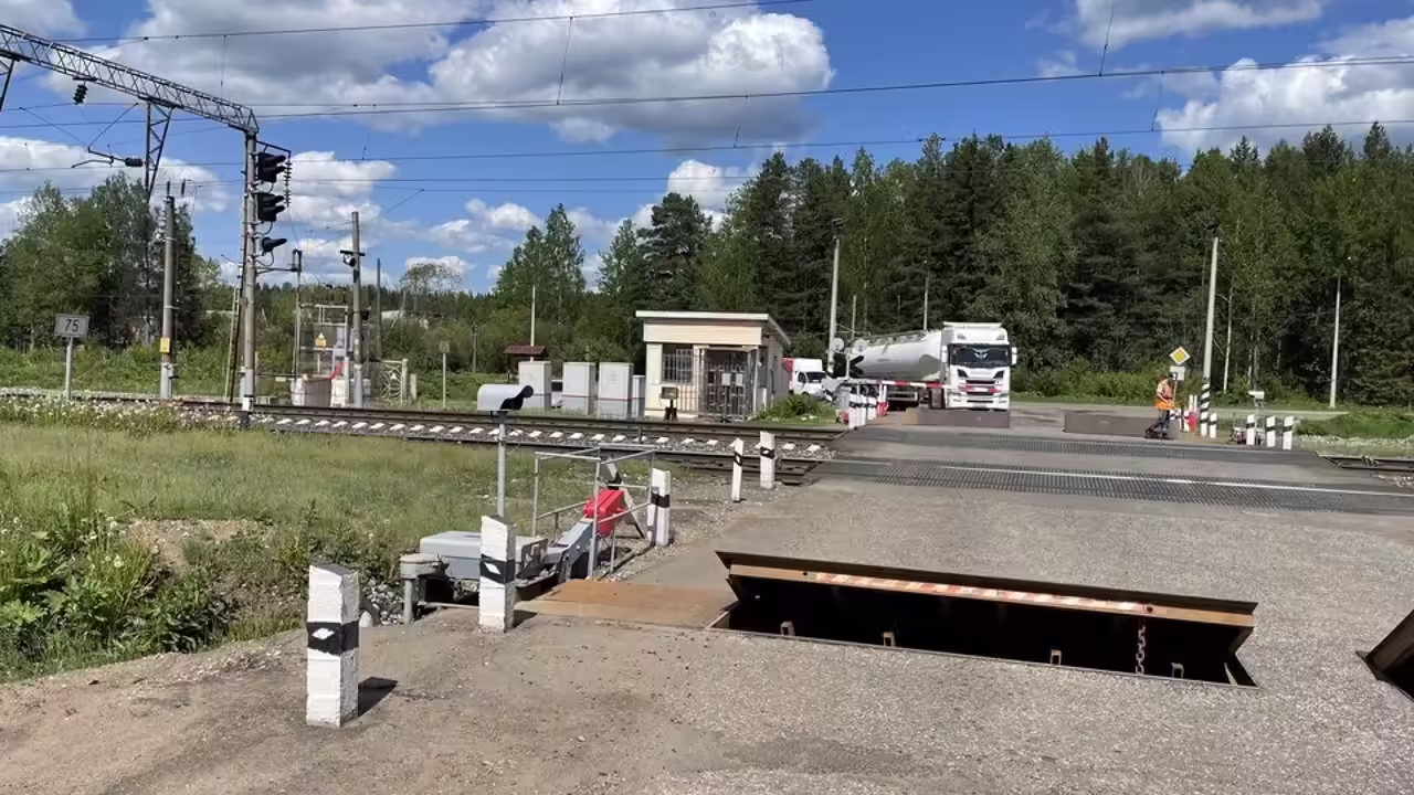 В Кирово-Чепецком районе ограничат движение транспорта через два железнодорожных переезда