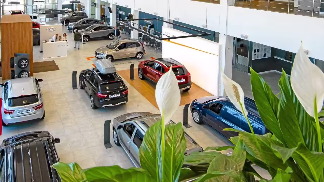 Продажи автомобилей Lada в июле 2026 года выросли на 4,3%