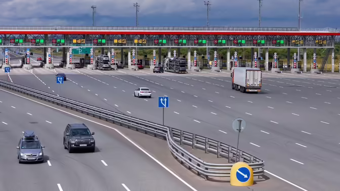 В России предложено отменить плату на части автодорог
