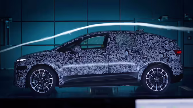 Audi вывела компактный электрический хэтчбек на испытания на Нюрбургринге