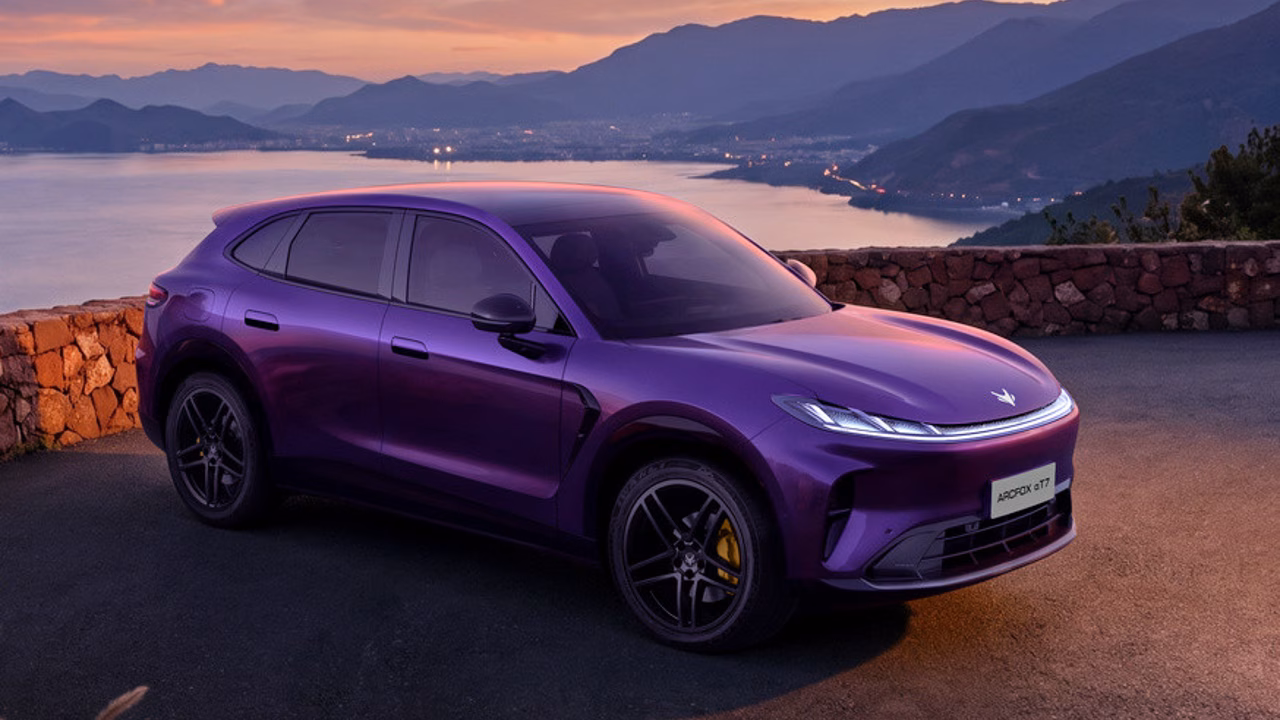 Кроссовер Arcfox Alpha T7 со спортивным имиджем от BAIC: показан интерьер