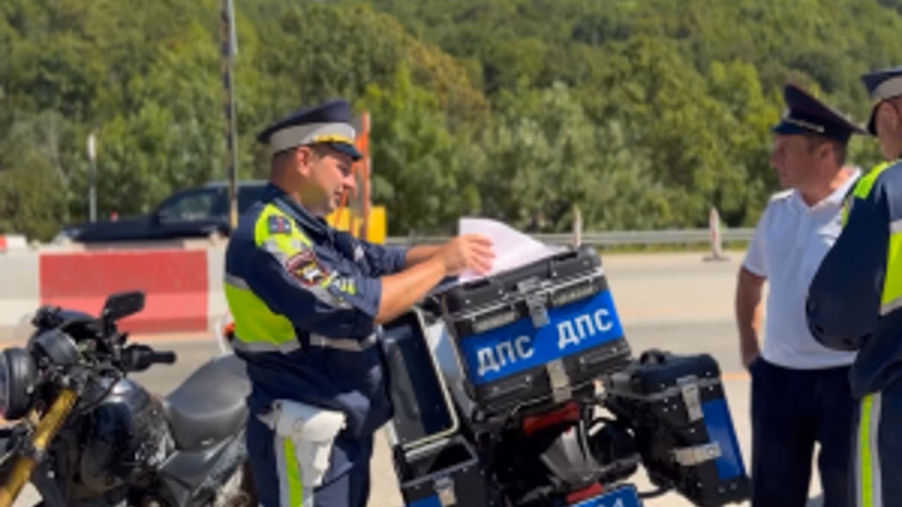 На Кубани федеральные автодороги патрулирует мотобат
