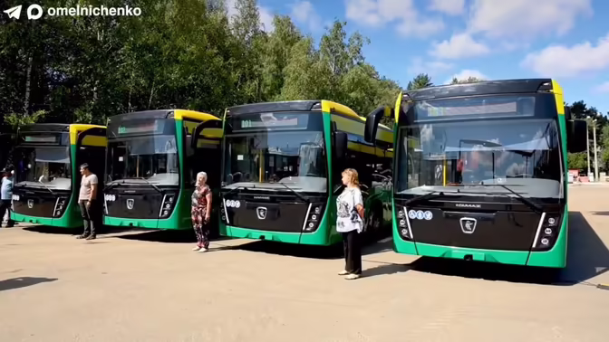 Олег Мельниченко передал Заречному 4 новых автобуса