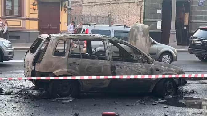 Автомобиль загорелся на столичной Долгоруковской улице