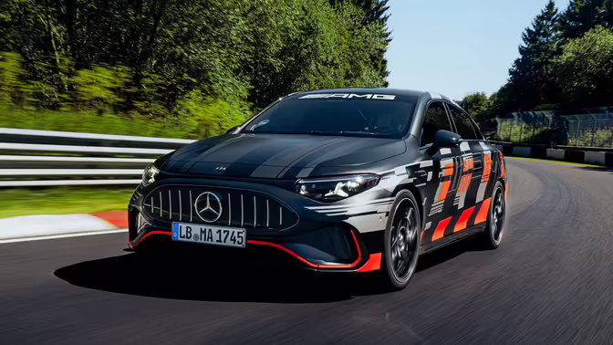 Электрический Mercedes-AMG CLA 45 быстрее бензинового Audi RS 3 на Нюрбургринге
