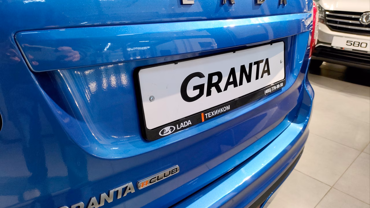 Lada Granta сохранила лидерство на российском авторынке в июле