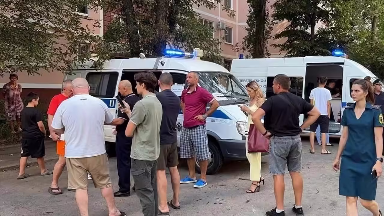 В Ростове-на-Дону на месте сгоревшей АЗС открыли мобильную приемную полиции