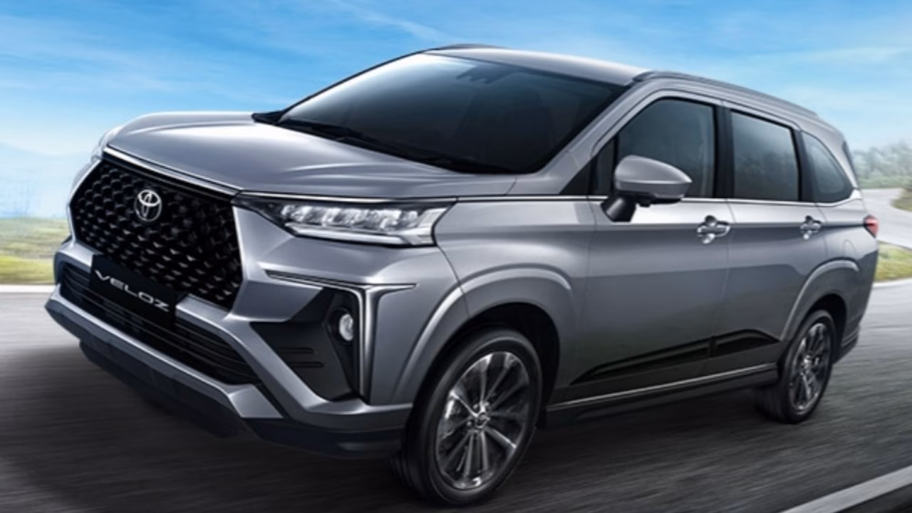 Доступный кроссовер Toyota начали продавать в РФ: льготный утиль, дешевле Geely