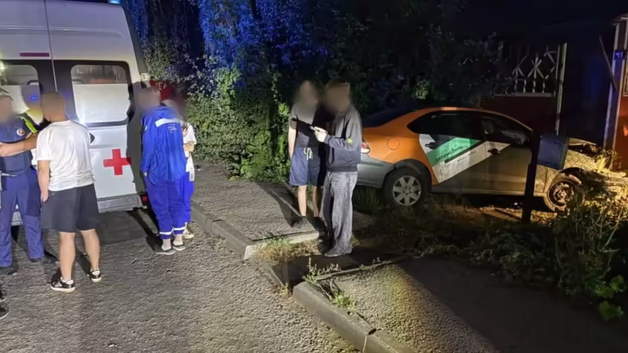 В Туле пьяный водитель каршеринга врезался в дом