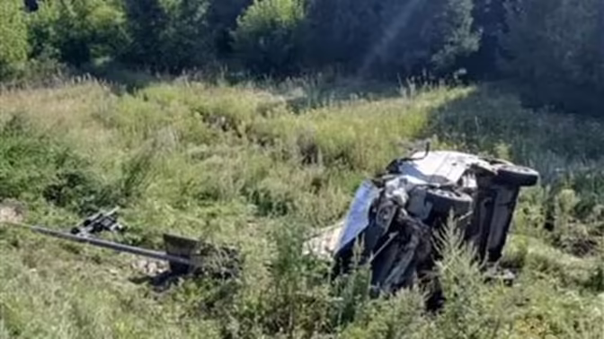 Под Сызранью ВАЗ перевернулся в кювет, два человека пострадали