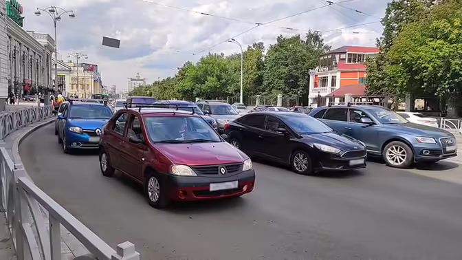 От Camry до Octavia: «Автокод» назвал самые популярные автомобили июля