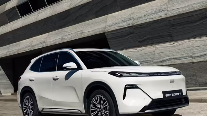 Geely раскрыла цены гибридного кроссовера EX5 в новом исполнении
