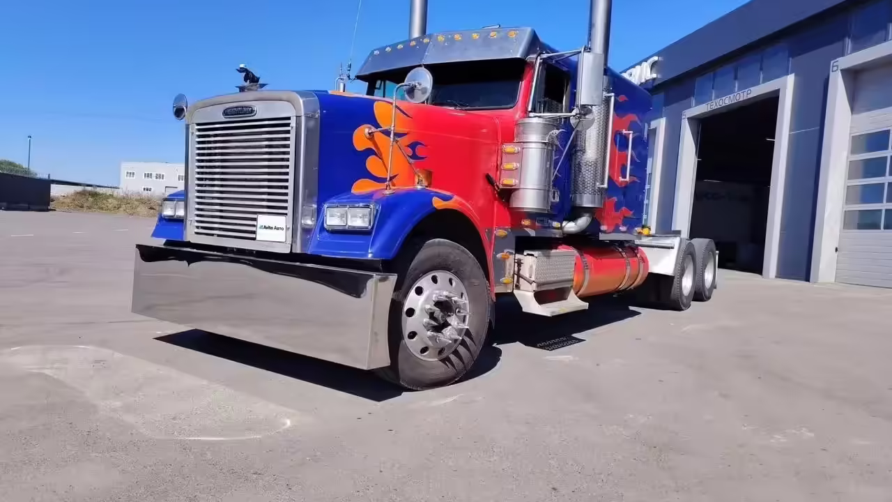 Барнаульский Оптимус Прайм: на продажу выставили грузовик Freightliner Classic