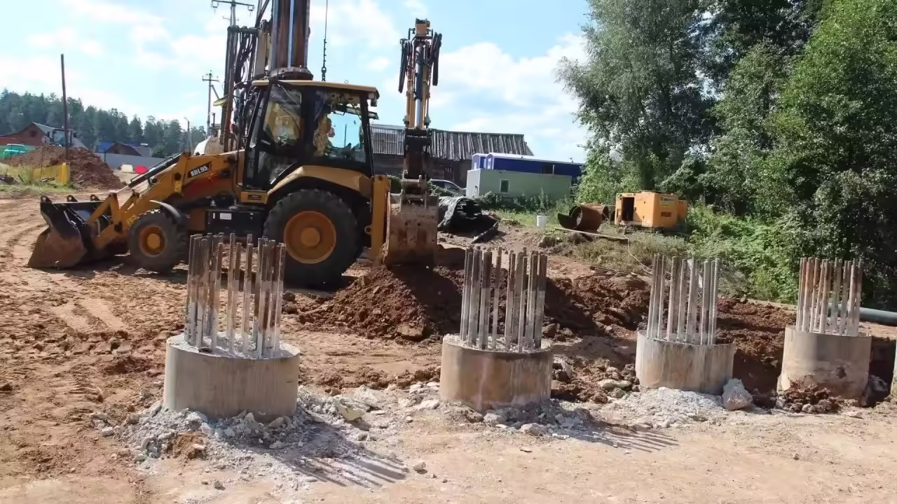 В Бузулукском районе продолжают ремонт моста через реку Боровку