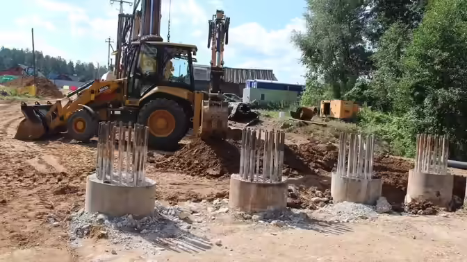 В Бузулукском районе продолжают ремонт моста через реку Боровку
