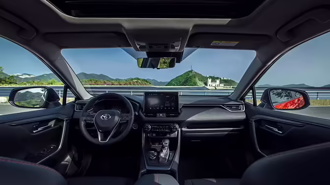 Toyota Wildlander начали ввозить в Россию по цене от 3,7 млн рублей