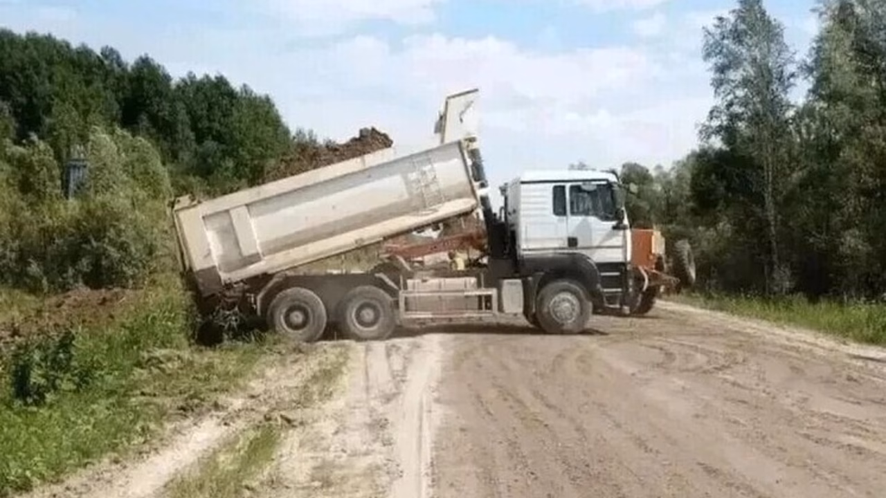 В Омской области продолжаются работы по ремонту дороги Тара – Усть-Ишим