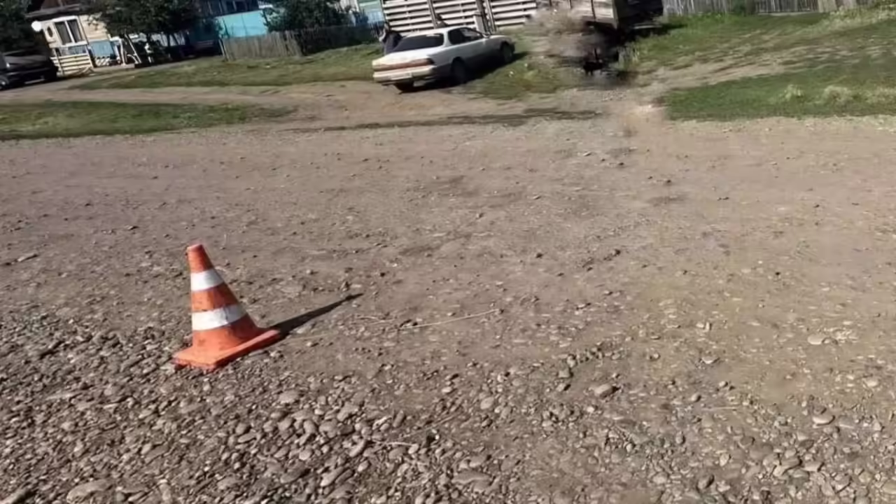 Школьник с трехлетним братом попали в ДТП на мотоцикле в Иркутской области