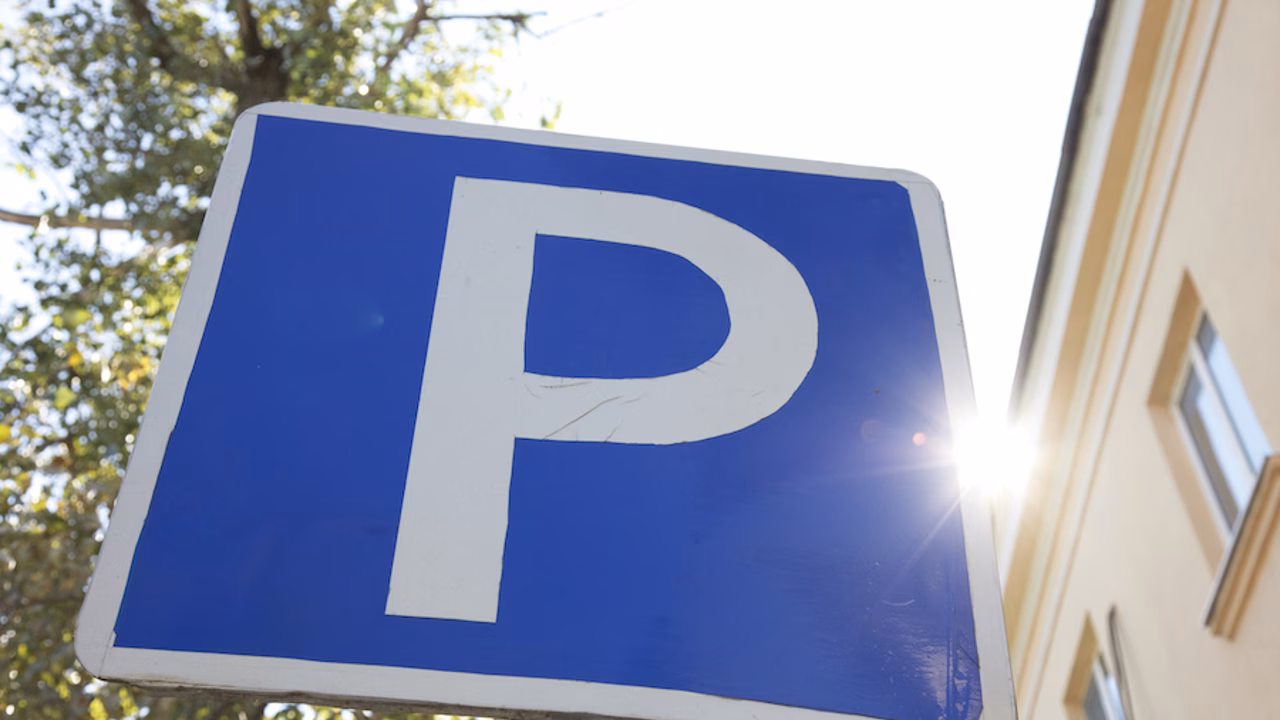 С 18 августа в Ростове в пер. Доломановском появятся еще 11 новых парковок