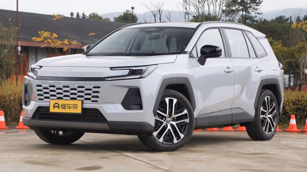 От 3,7 млн рублей: в России начались продажи новых кроссоверов Toyota Wildlander