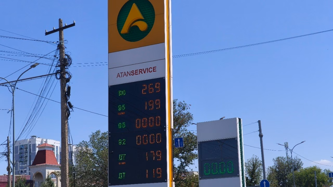 В Крыму временно снизят объемы продажи топлива