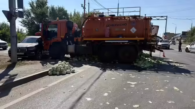 Под Оренбургом произошло ДТП с участием трёх автомобилей: есть пострадавший