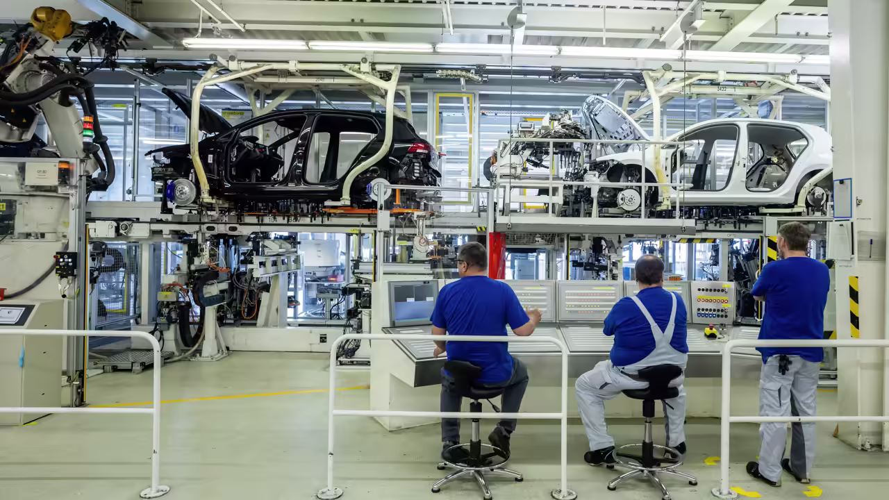 Богатейшие семьи Германии призвали Volkswagen к решительным сокращениям