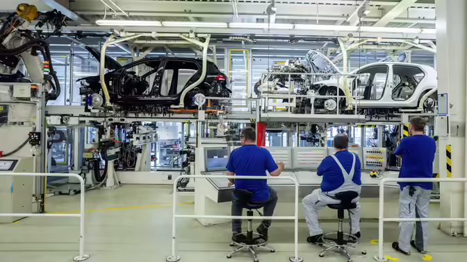 Богатейшие семьи Германии призвали Volkswagen к решительным сокращениям