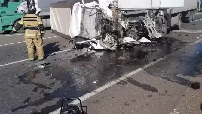 Два человека погибли в ДТП с грузовиками в Переволоцком районе