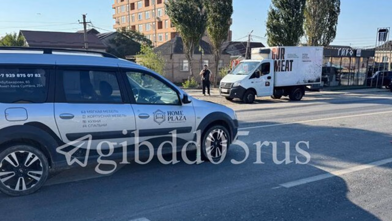 Женщину и ребенка сбил автомобиль на трассе в Дагестане