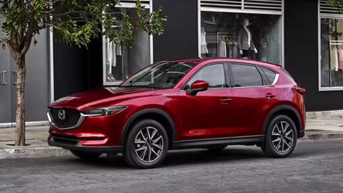 Mazda CX-5 и Nissan Qashqai стали самыми популярными кроссоверами для ввоза в РФ