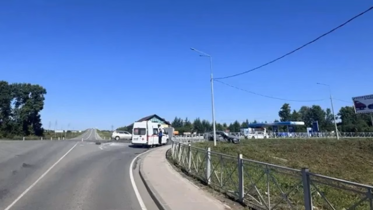 Под Новосибирском двое пострадали в ДТП с перевернувшейся «ГАЗелью»
