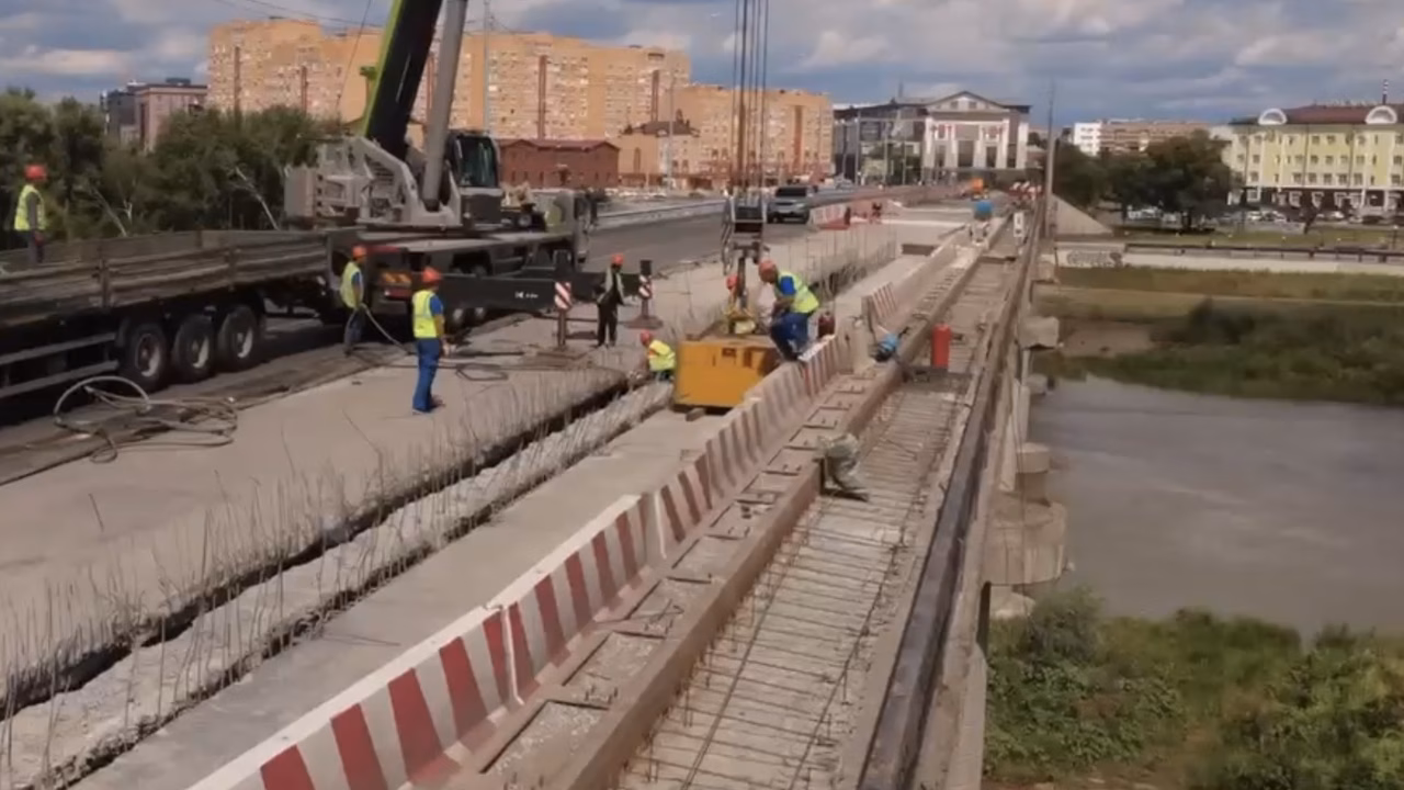 В Оренбурге ремонт моста через Урал выполнен более чем на 50%