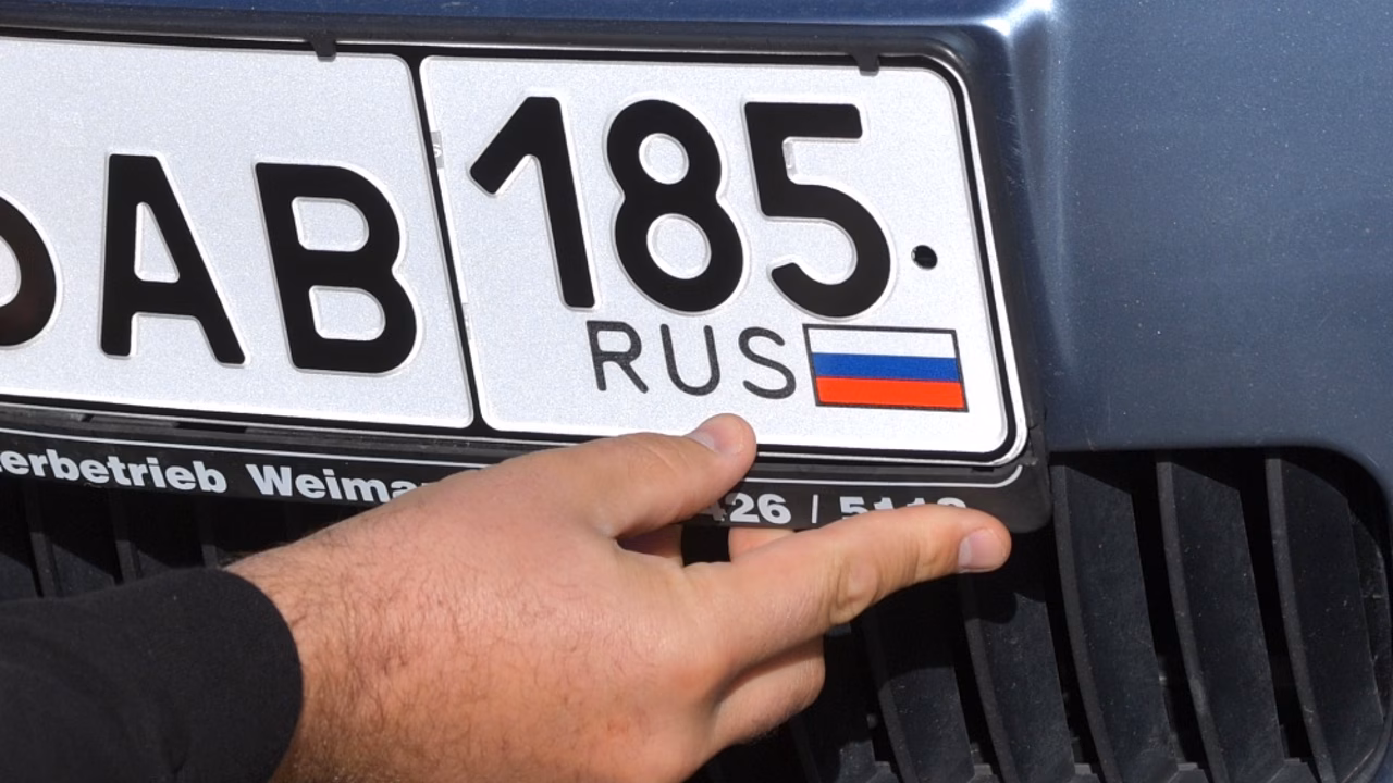 Верховный суд разъяснил законность лишения прав за магнитные рамки для номеров
